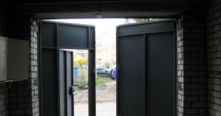 Купить гаражные ворота распашные Железногорск, цена от 3897 руб.